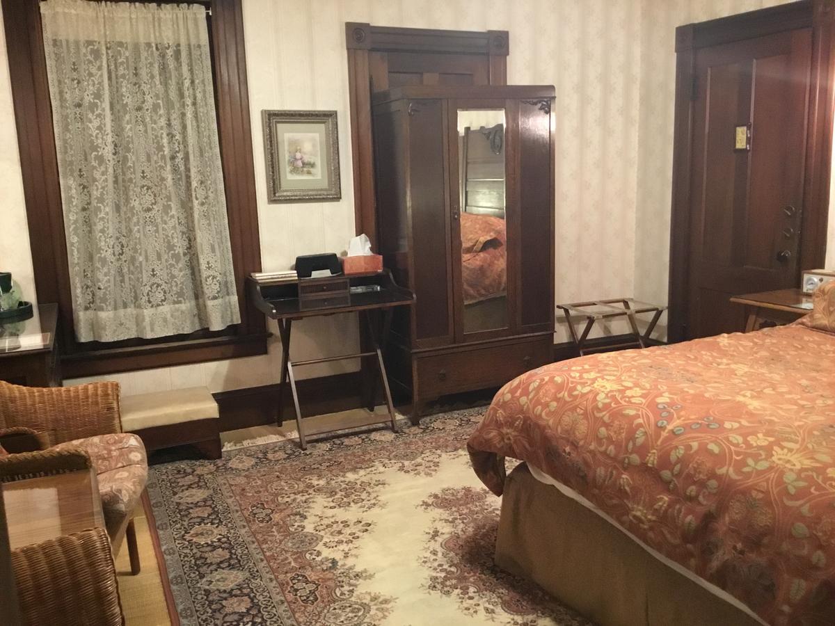 Allen House Inn Амхерст Экстерьер фото