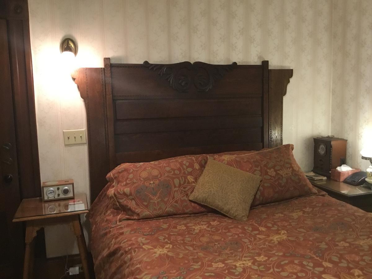 Allen House Inn Амхерст Экстерьер фото