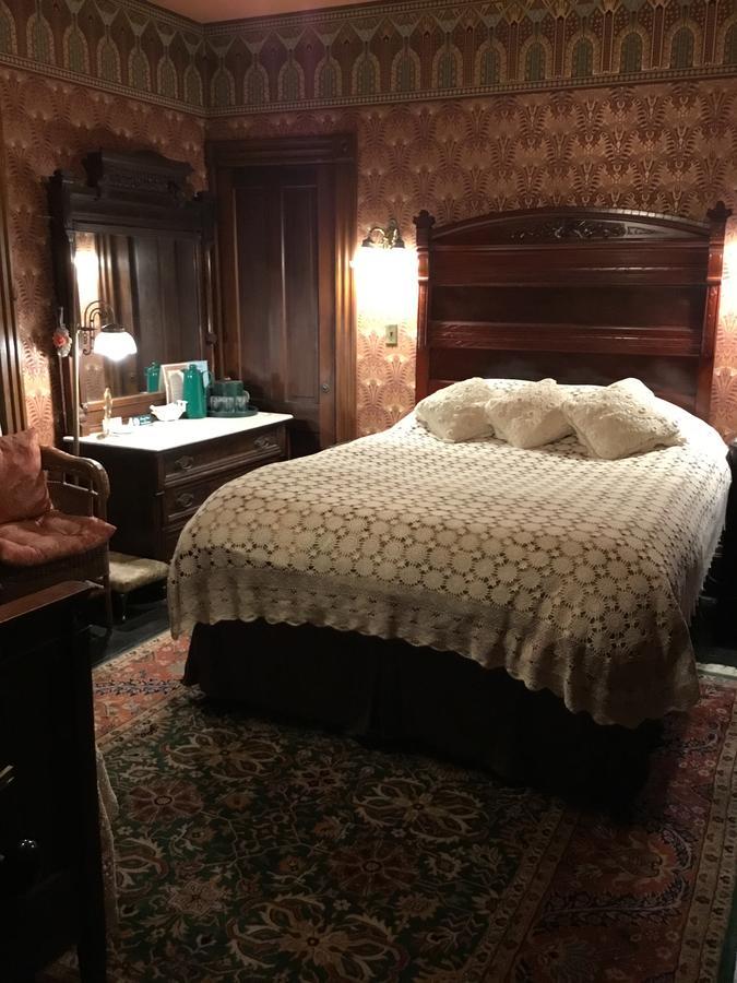 Allen House Inn Амхерст Экстерьер фото