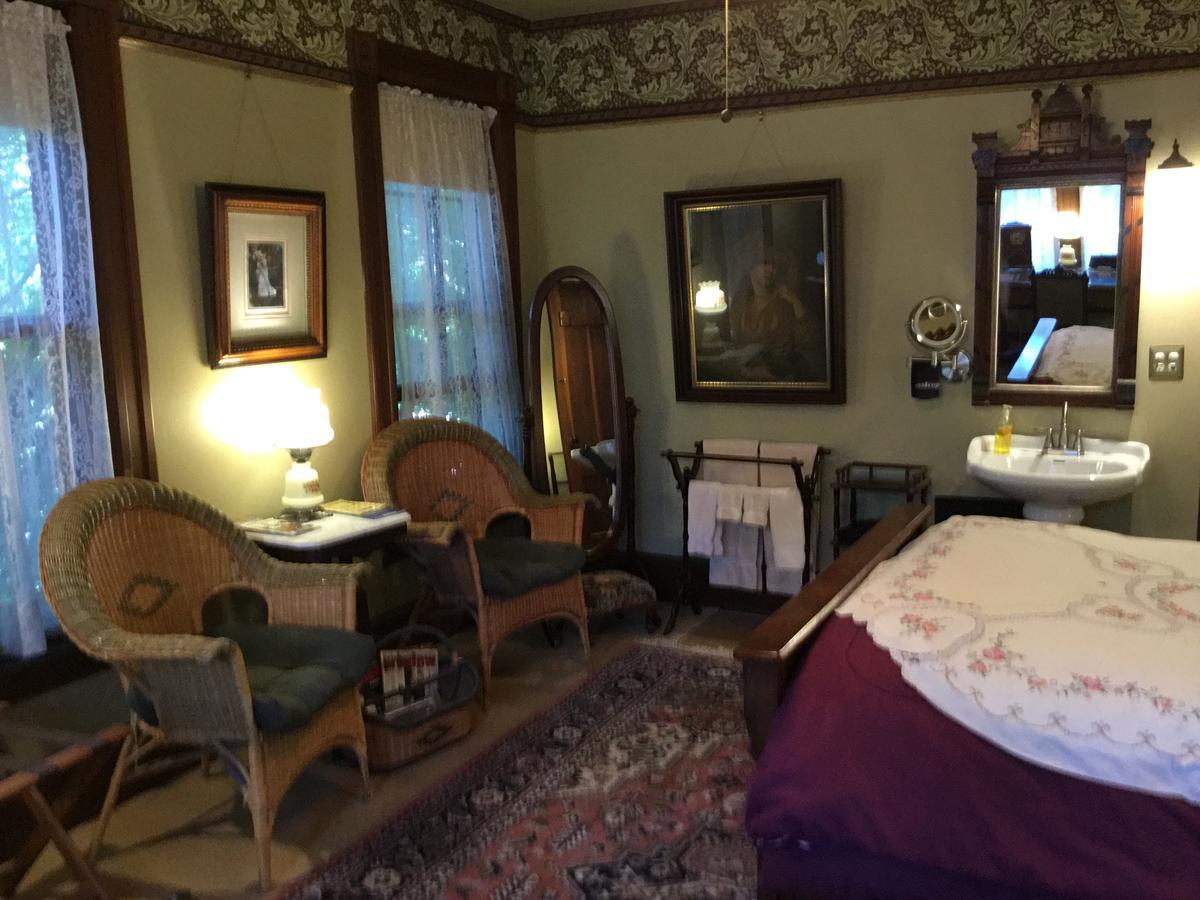 Allen House Inn Амхерст Экстерьер фото